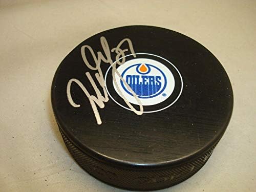 Милан Лучич подписа хокей шайба Едмънтън Ойлърс с автограф 1А - Autograph NHL Pucks