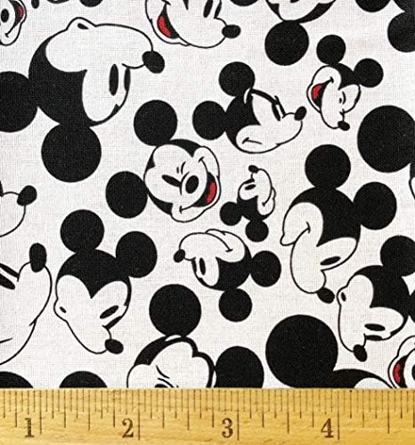 Опаковка от 2 - те памучни тъкани на Дисни Many Faces of Mickey Mouse - Четвертинка мазнини 18 x 22 инча (опаковка от 2)